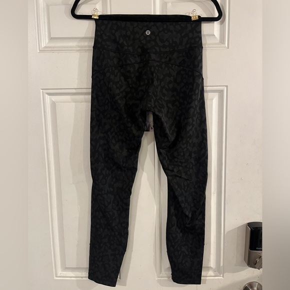 lululemon athletica Pants - Lululemon Size 6 Camo Leggings